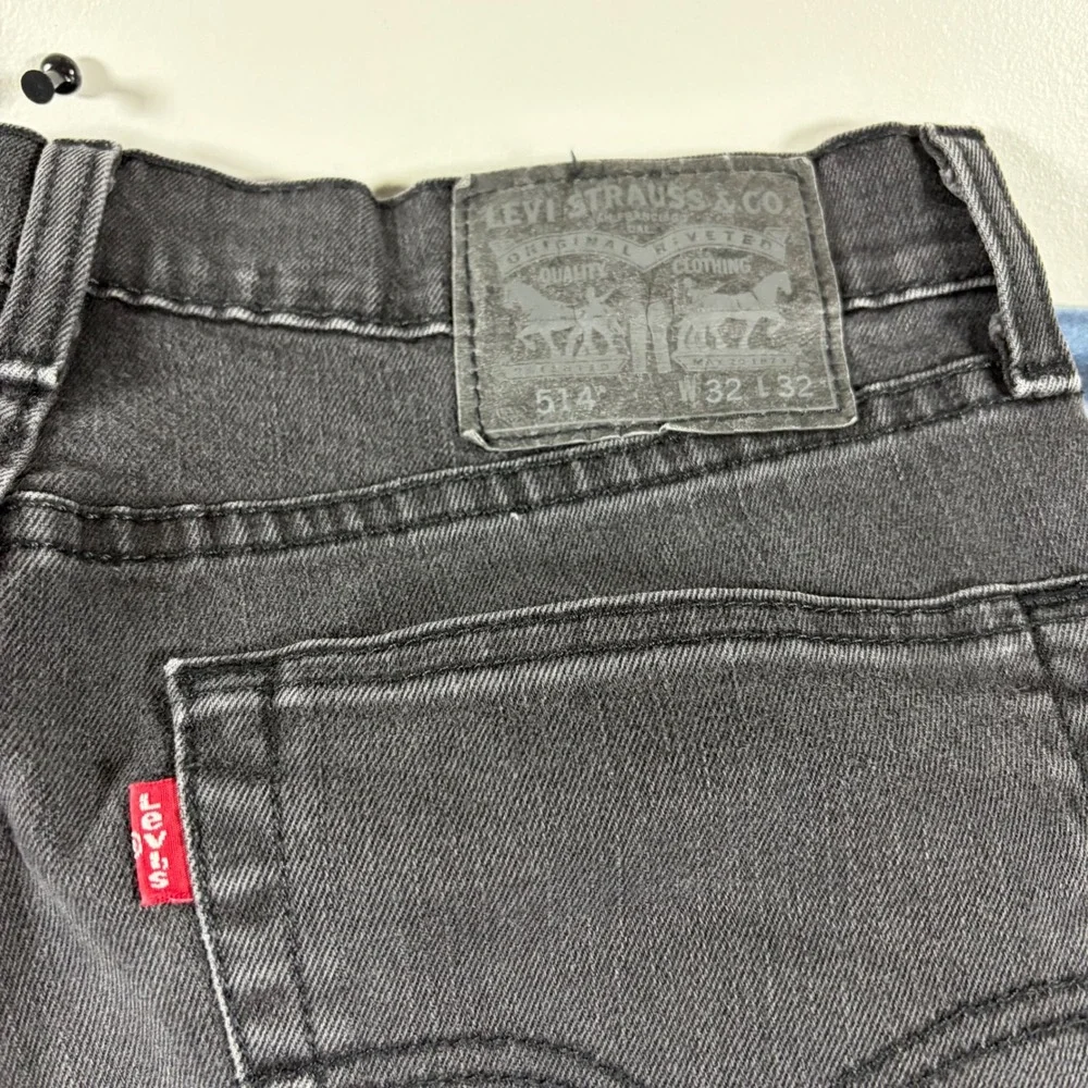 Levis 514 Straight Fit Jeans Mens 32x32 Gray Faded Black Denim
